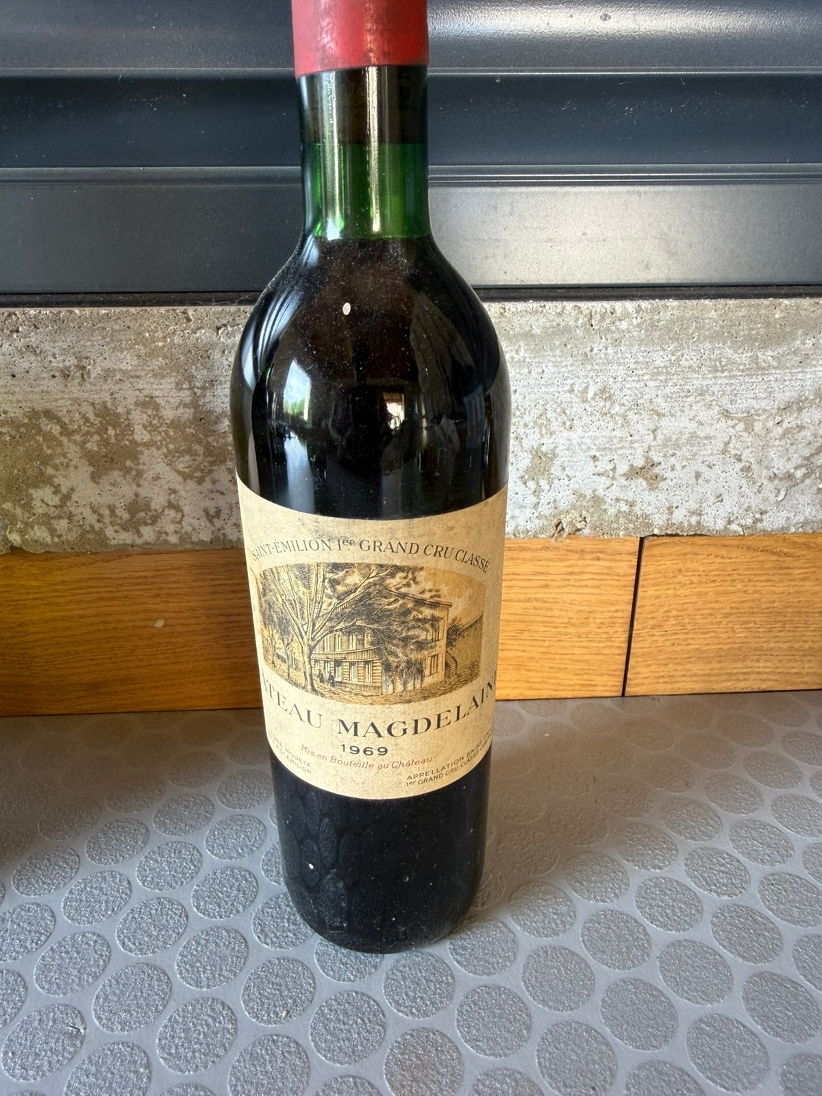 Château Magdelaine 1969 Saint-Émilion 1er Grand Cru Classé, Collections, Vins, Enlèvement ou Envoi, Comme neuf