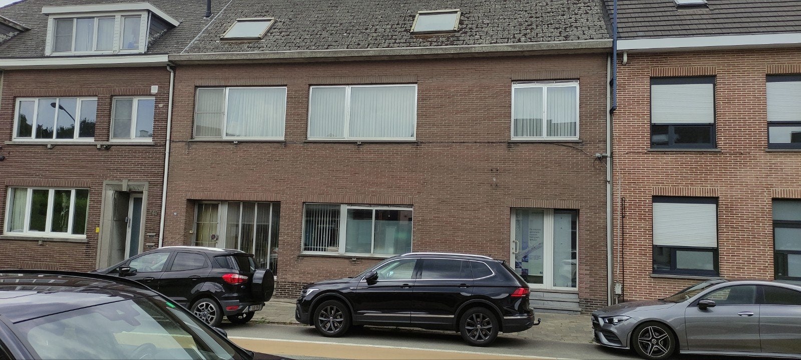 winkelruimte magazijn en appartement gelegen Kontich, Immo