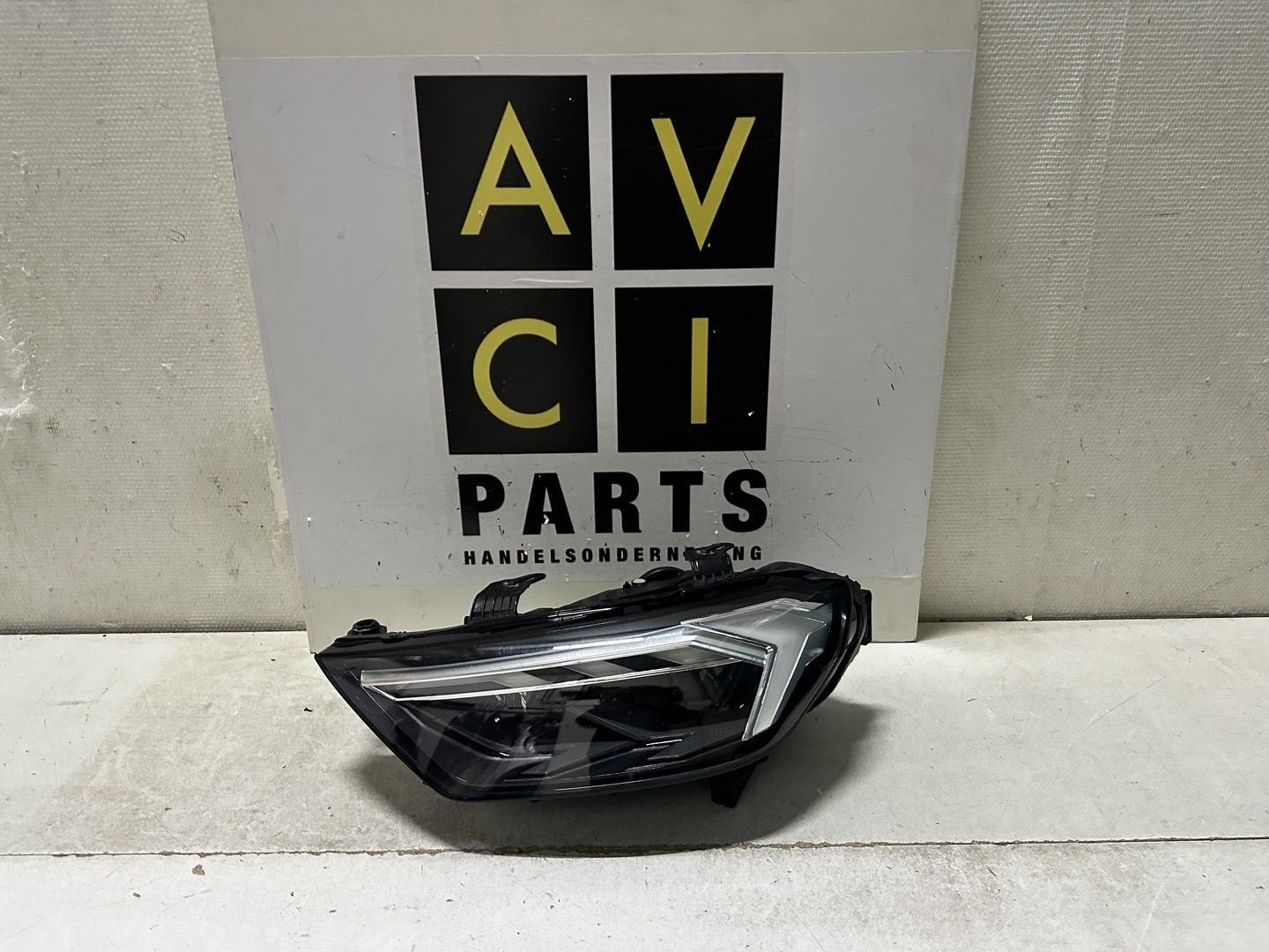 Koplamp Audi A1 82A Vol led origineel 82A941033D links, Gebruikt, -, -, -