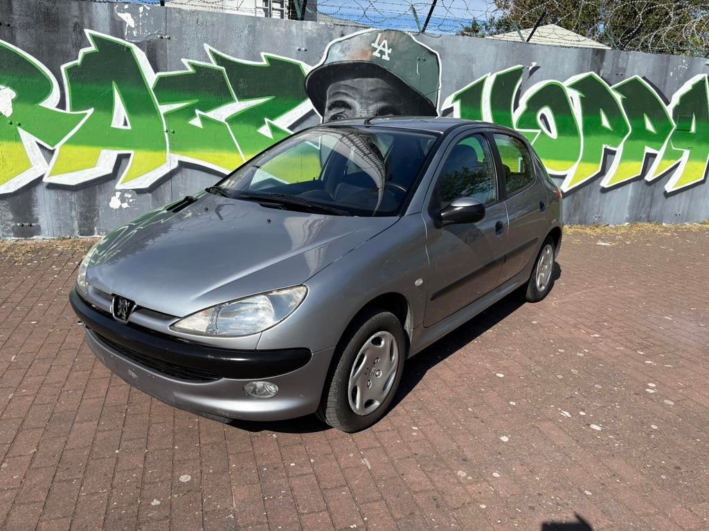 Peugeot 206 essence avec climatisation 1400 cc, Autos, Argent ou Gris, Achat, Entreprise, Boîte manuelle