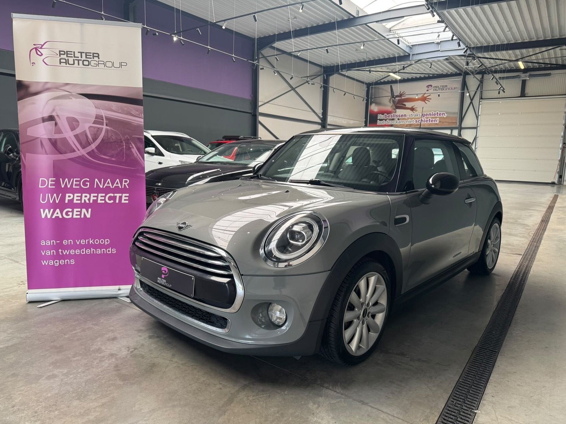 MINI Cooper One 1.5 Benzine GPS CarPlay Halfleder, Autos, Mini, Argent ou Gris, Achat, Euro 6, Entreprise