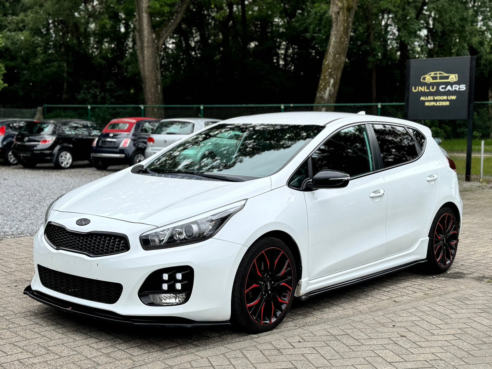 KIA CEE-D SPORTPAKKET 1.6 DIESEL EURO 6B 115.000KM, Stof, 4 cilinders, Wit, Bedrijf