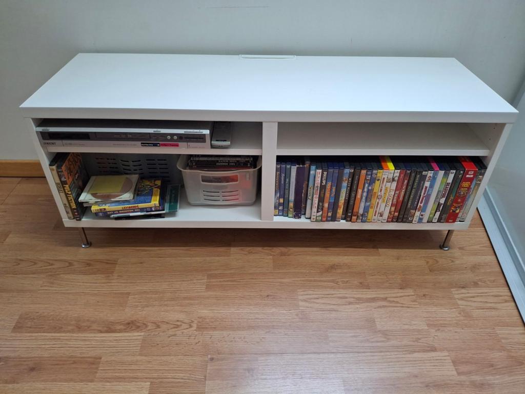 Witte IKEA tv kast, gebruikte staat., Huis en Inrichting, Kasten |Televisiemeubels, Ophalen