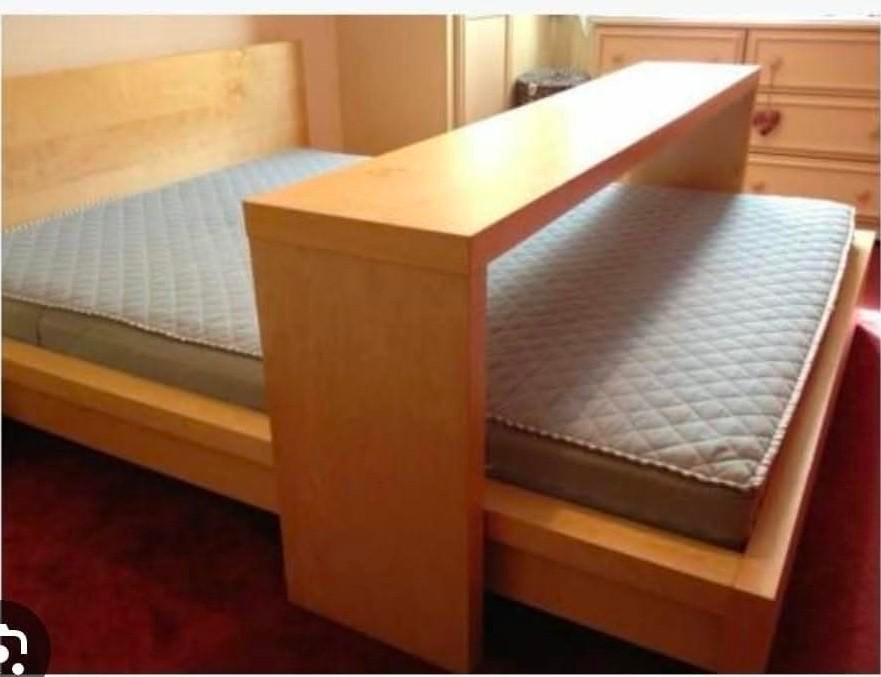 Ikea Malm Roltafel voor over Malmbed, Ophalen