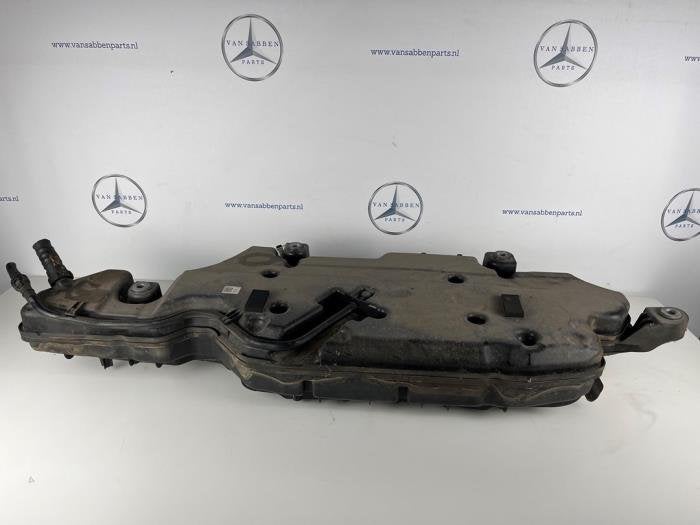 Réservoir Adblue d'un Mercedes A-Klasse, -, 3 mois de garantie, Utilisé, -