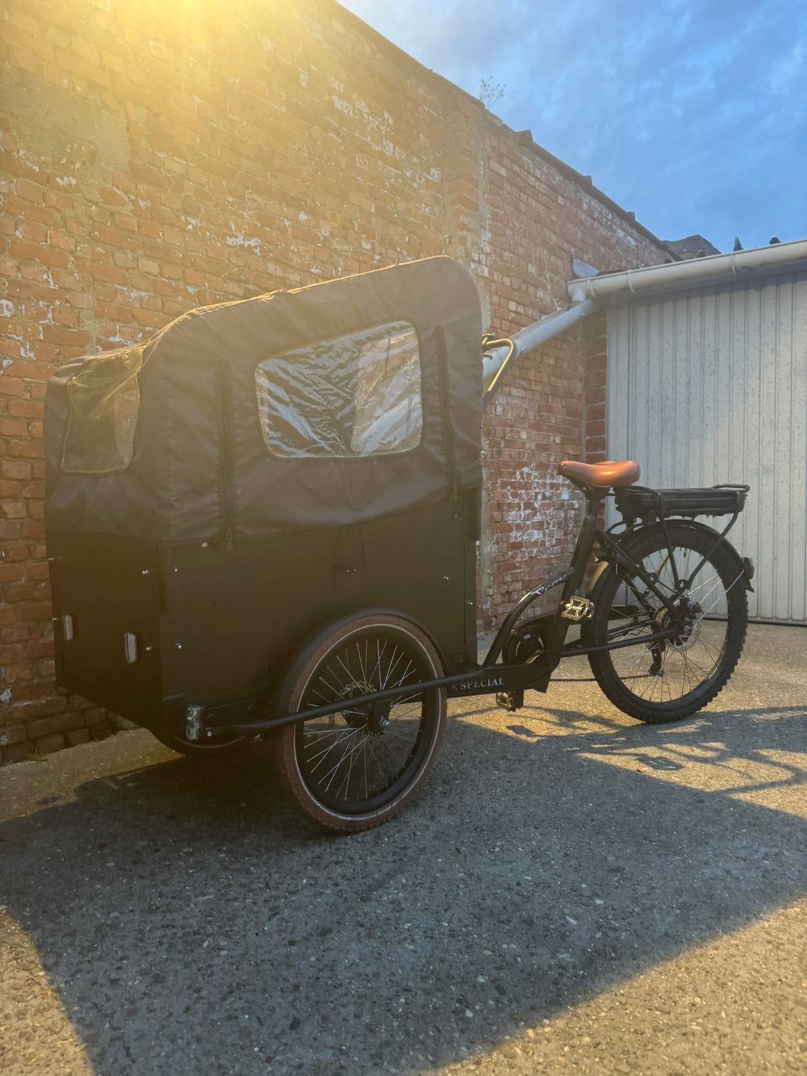 VÉLO CARGO ÉLECTRIQUE VOGUE À VENDRE, Enlèvement