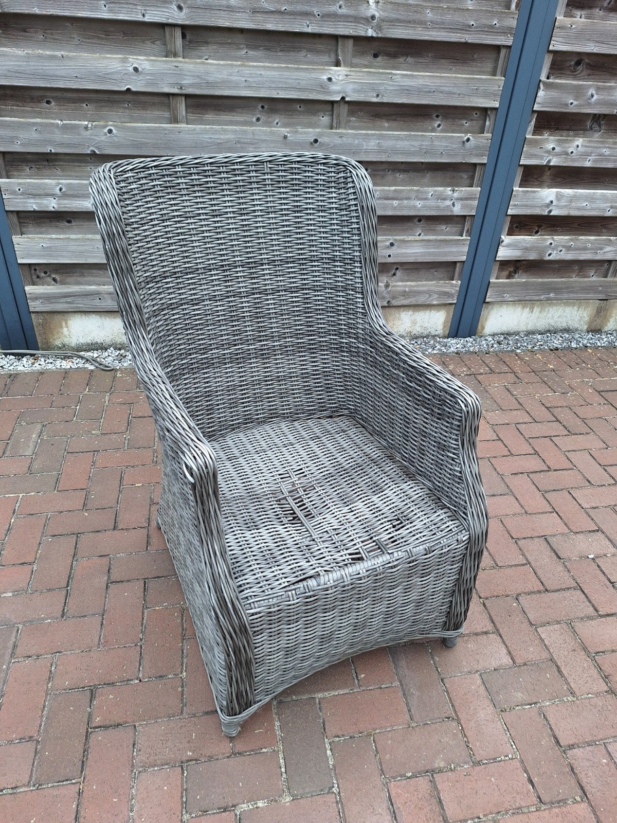 Tuinstoel bois le duc, Enlèvement