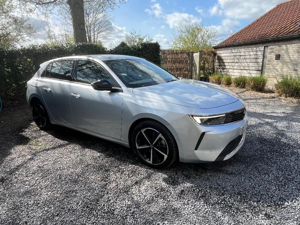 Opel Astra Plug-in Hybrid Edition comme neuve Avec Garantie, Argent ou Gris, https://public.car-pass.be/vhr/51b28780-49c6-4690-bb45-803ade9b9d2b