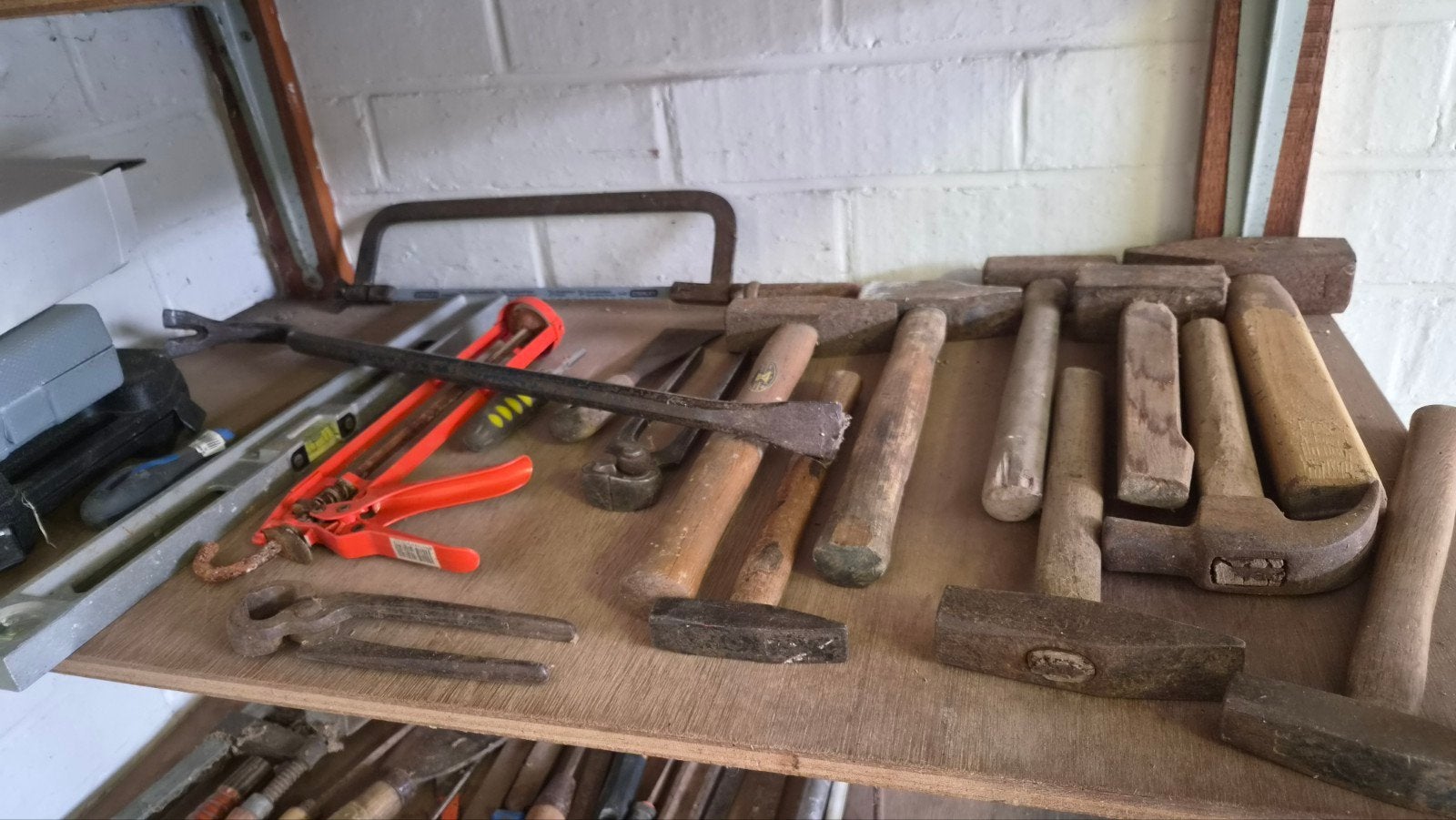Grote Partij Handgereedschap – Hamers, Tangen, Vijlen, ..., Doe-het-zelf en Bouw, Ophalen, Kitspuit, Knipex