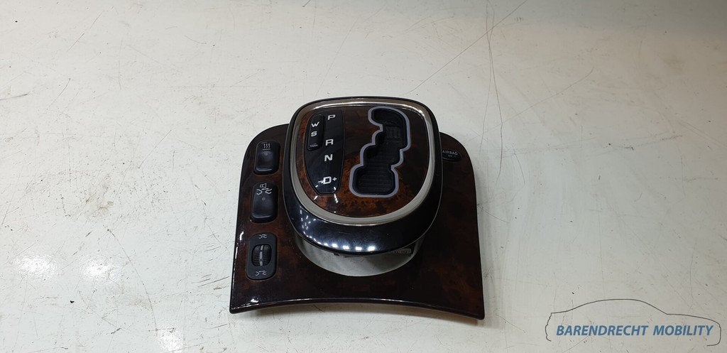 Console centrale Mercedes Classe S W220, cache A2208212658 c, Mercedes-Benz AG, Mercedes-Benz, Utilisé, Mercedesstrasse 120
70372  Stuttgart, DE