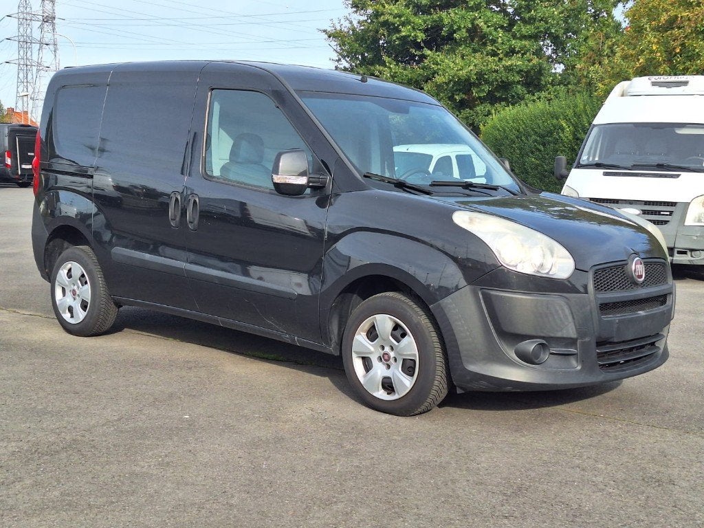 Fiat Doblo 1.6d 2014 104000km, Autos, Euro 5, Achat, Attache-remorque, Entreprise