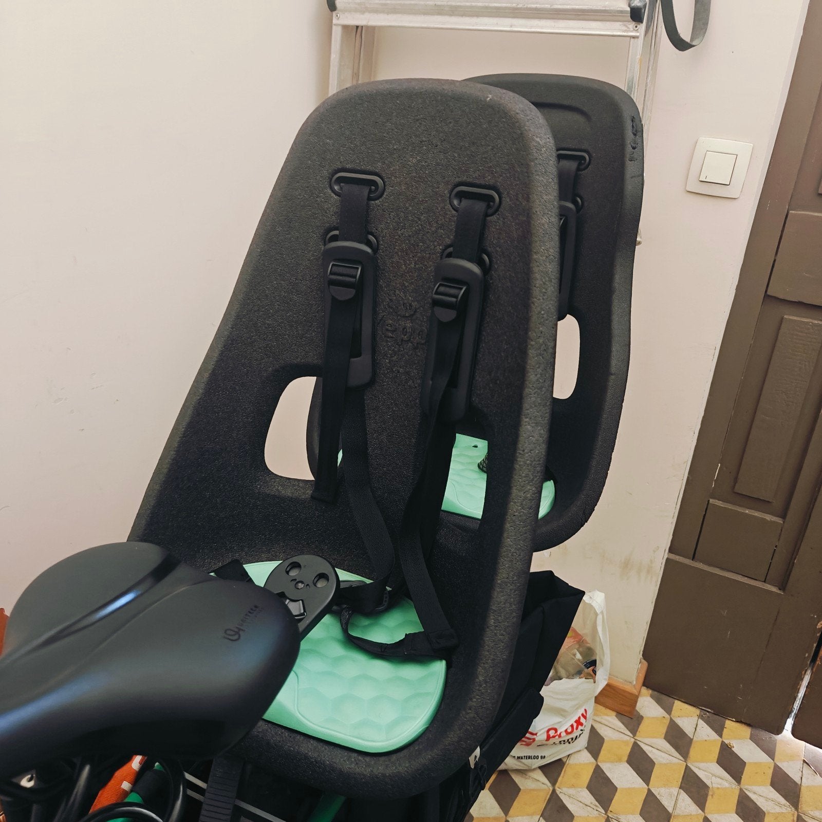 yepp nexxt 2 thule very mint, Repose-pieds, Comme neuf, 9 à 36 kg, Enlèvement