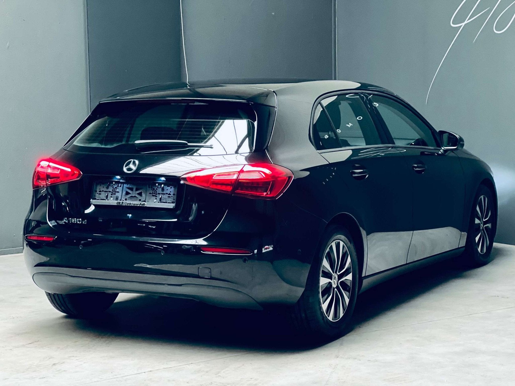 Mercedes-Benz A-Klasse 180 d *2.0*ÉCRAN PRO*CARNET COMPLET*, Voorwielaandrijving, Stof, Gebruikt, Euro 6