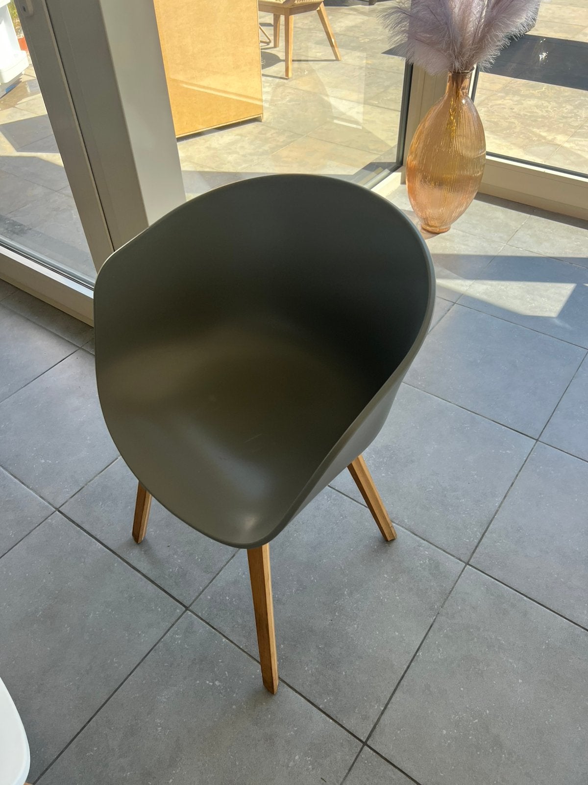 Chaise AAC 22 hay grise 2 pièces, Maison & Meubles, Chaises, Enlèvement, Comme neuf, Gris
