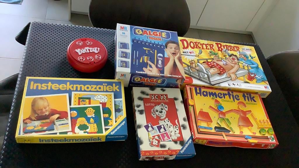 Gezelschapsspellen ,dokter bibber ,insteekmozaiek,galgje ea, Ophalen, Zo goed als nieuw