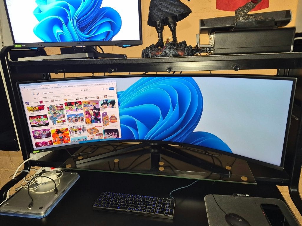 2 Samsung Odyssey G7 27" G9 49" gebogen gamingmonitor 240 Hz, Minder dan 1 ms, Ultra HD (4K), Samsung, DisplayPort