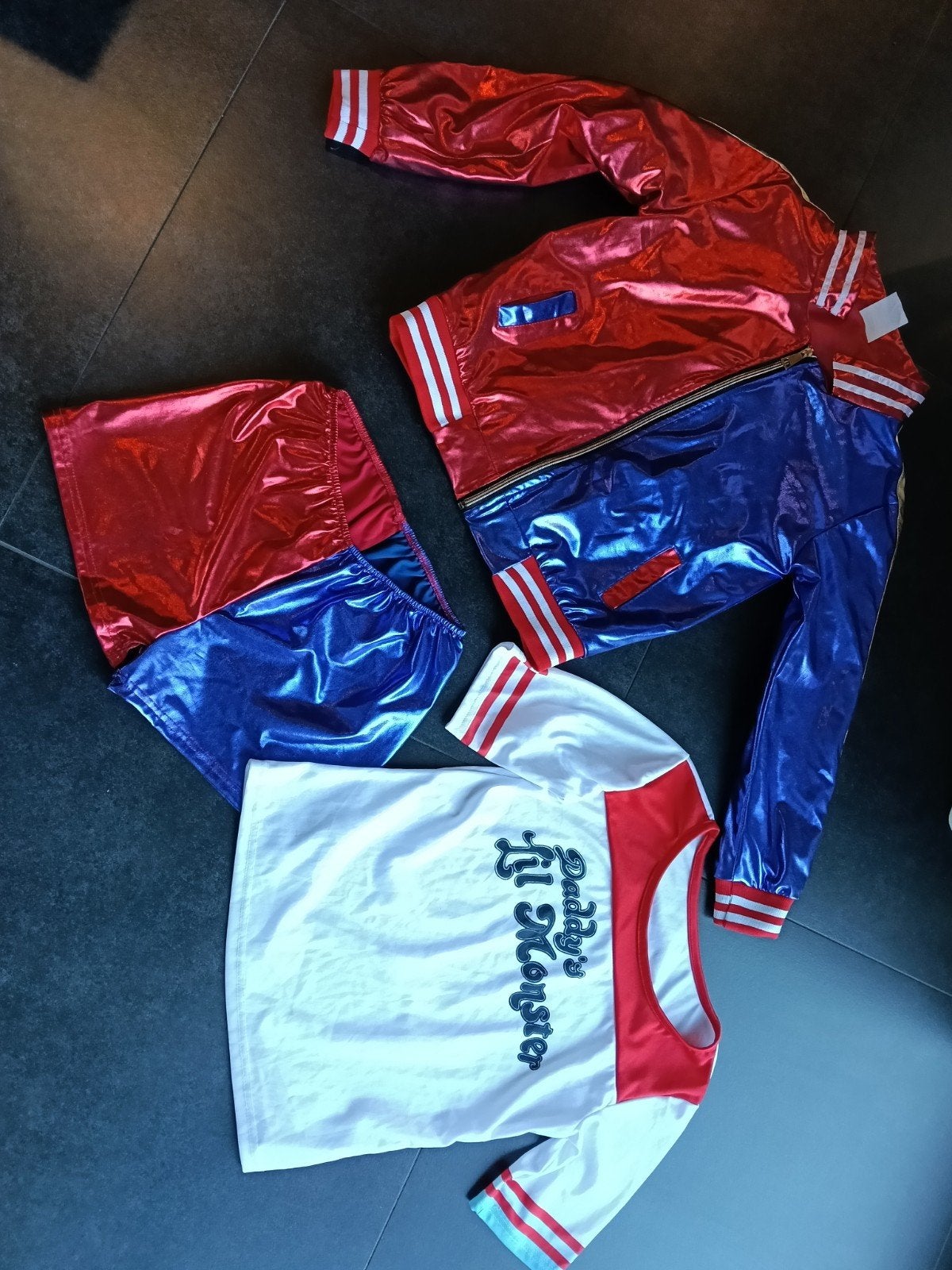 Harley Quinn verkleed setje, Enlèvement