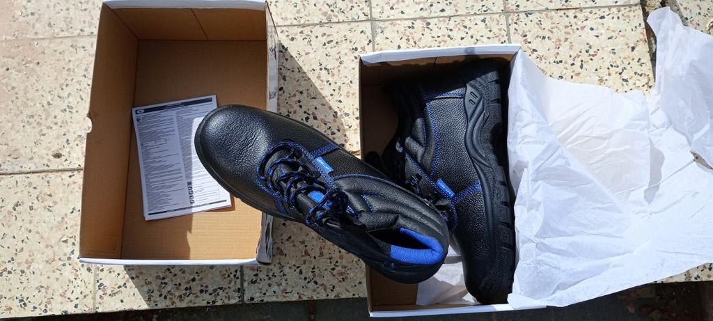 Lahti Pro werkschoenen 45, Ophalen