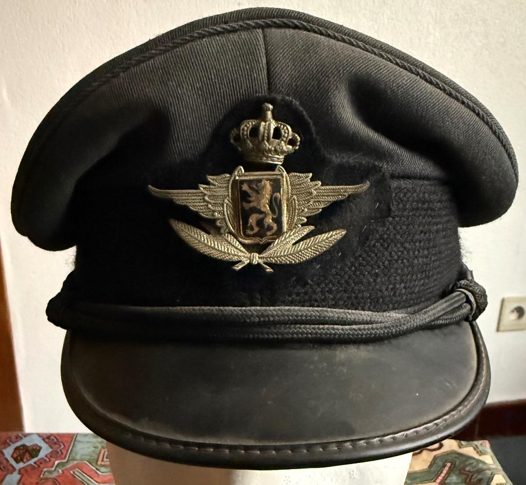 Belgische militaire kepi onderofficier luchtmacht, Verzenden, Luchtmacht, Helm of Baret