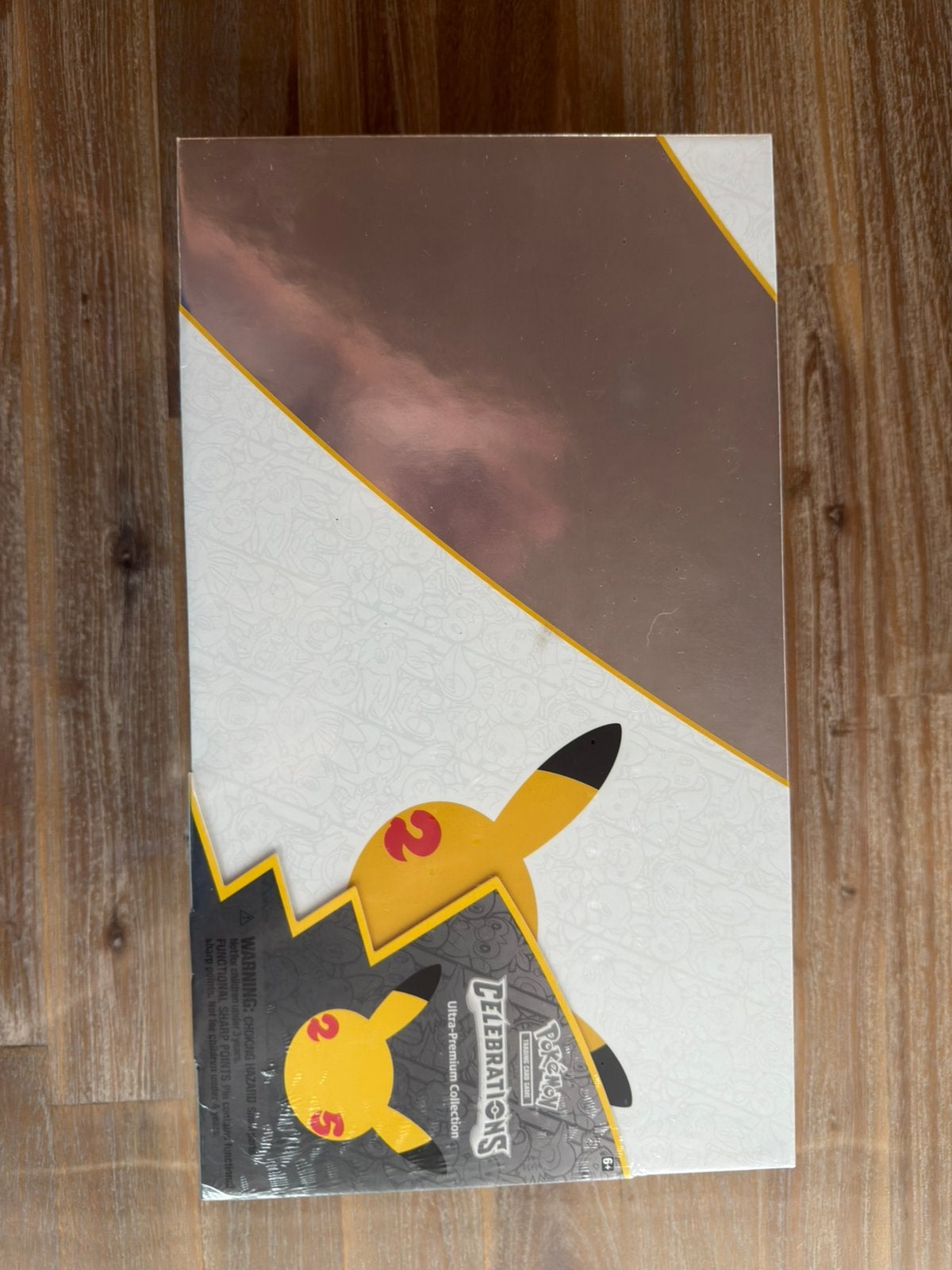 Pokémon TCG  25th Celebrations Ultra Premium Collection, Hobby en Vrije tijd, Ophalen, Nieuw, Foil
