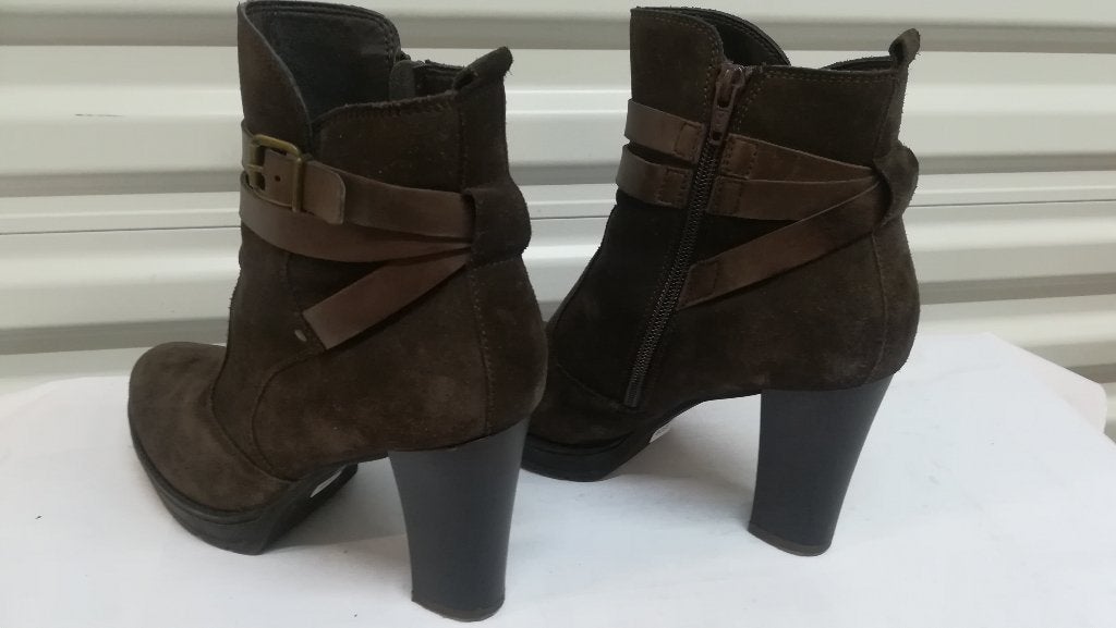 332B* ANDRE jolis bottillons brun foncé tout cuir (37), Vêtements | Femmes, Chaussures, Comme neuf, Boots et Botinnes, Brun, Envoi