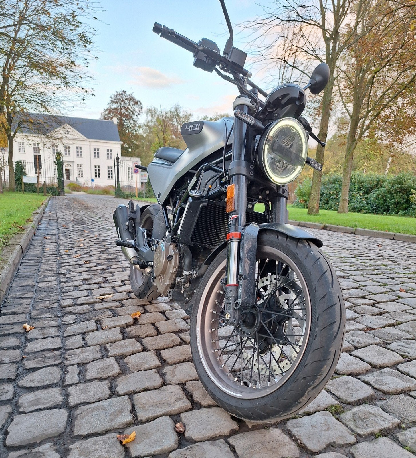 Husqvarna Vitpilen 401 / A2 Moto, Motos