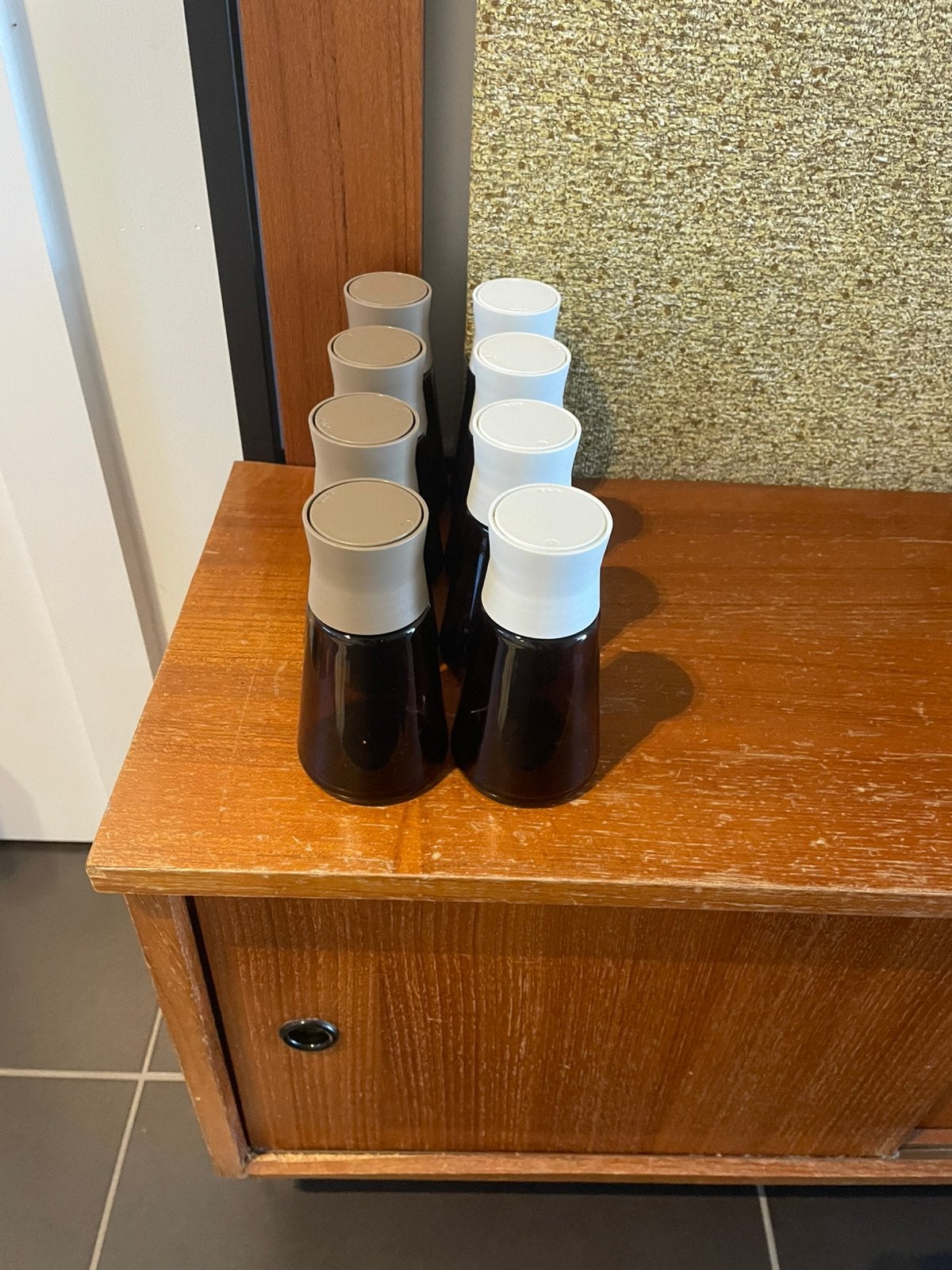 Set van 8 glazen kruidenpotjes IKEA, Ophalen of Verzenden, Zo goed als nieuw, Bruin, IKEA