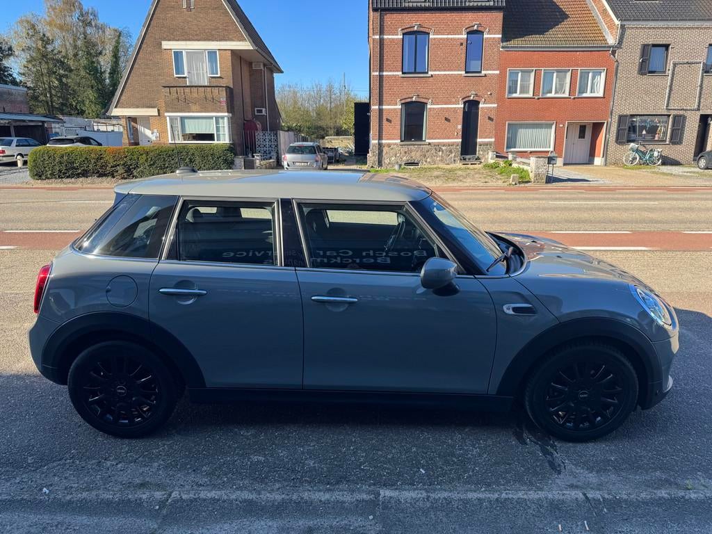 Mini One 5D Met LED-Koplampen en LED-Achterlichten + Navi, Voorwielaandrijving, 75 kW, Stof, Gebruikt