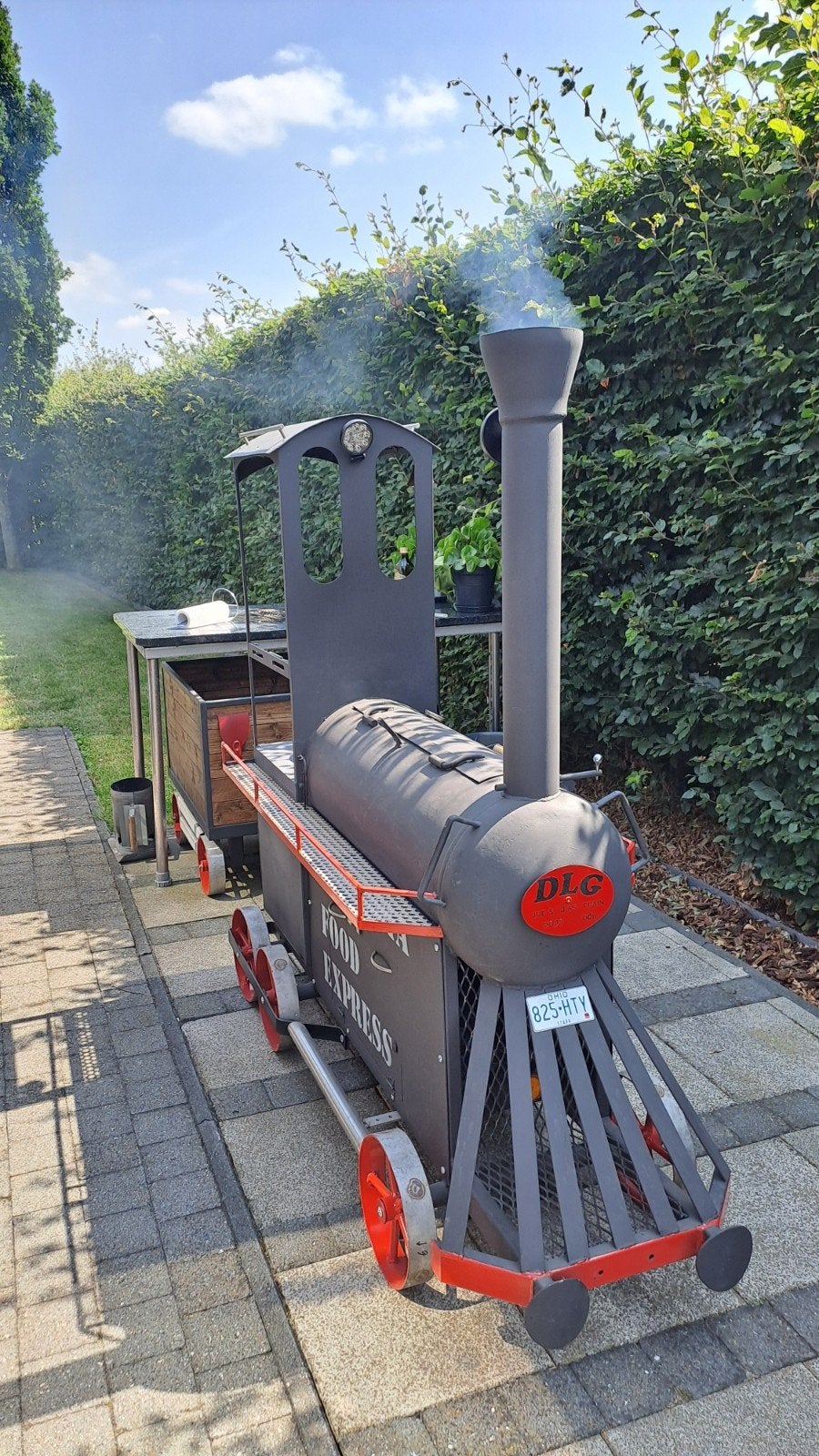 BBQ locomotief, Ophalen