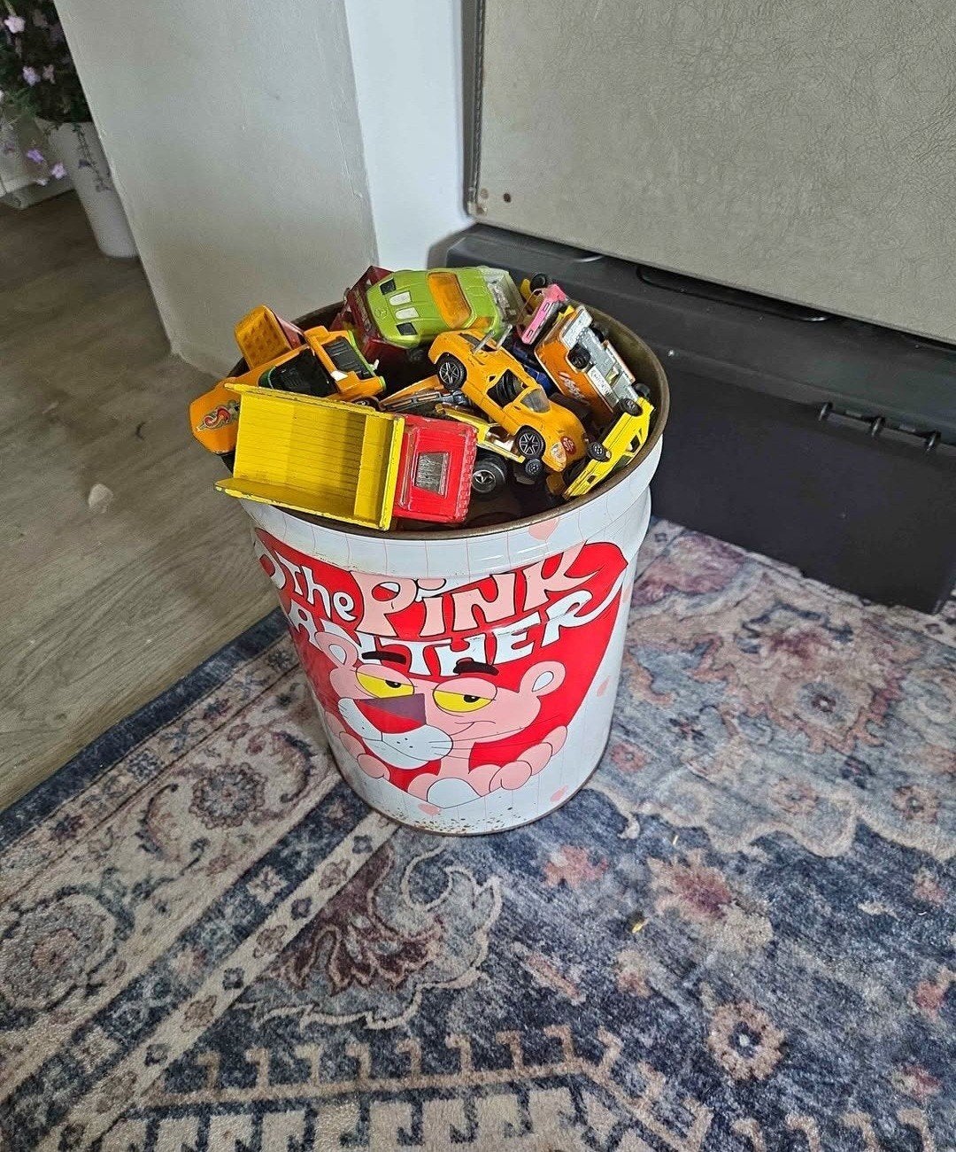 Grand lot de +100 voitures miniatures en métal + boîte métal, Divers, Produits alimentaires, Enlèvement