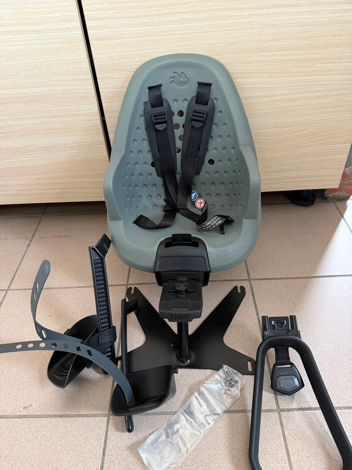 Thule Yepp mini fietsstoel met urbanarrow adapter, Ophalen, Zo goed als nieuw