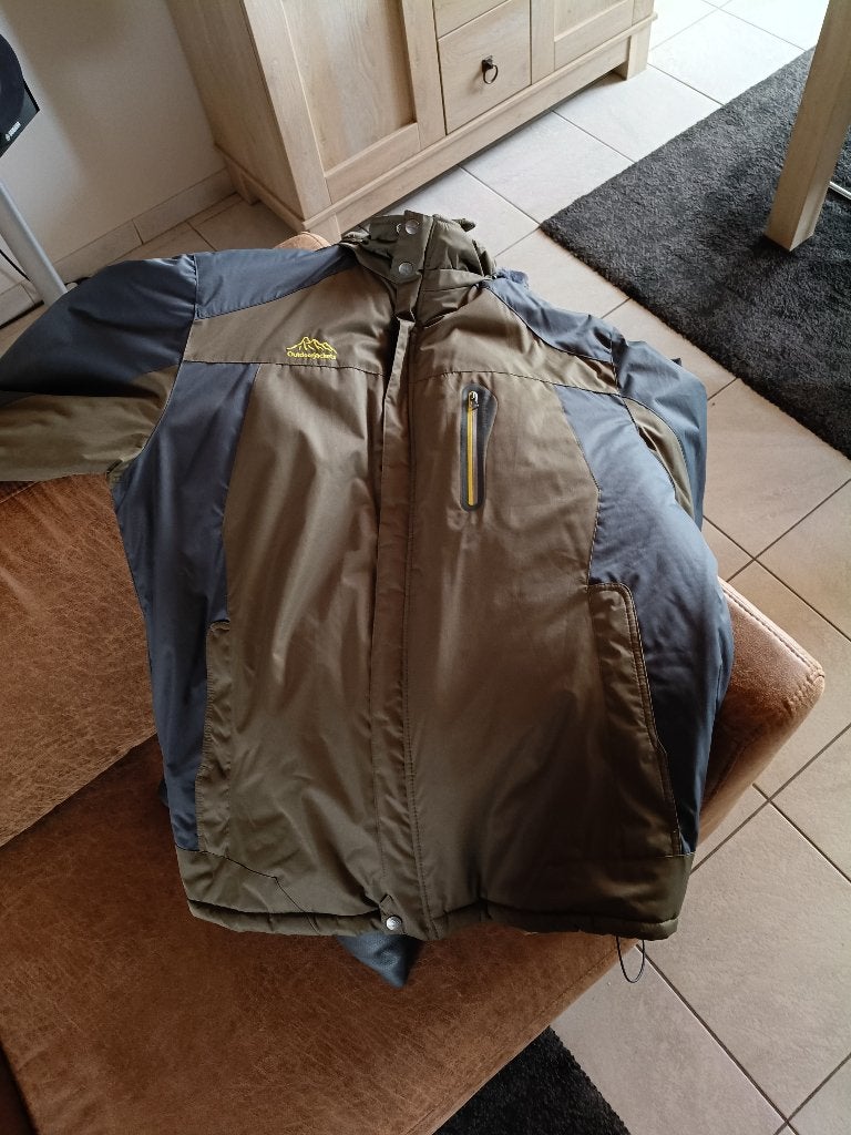 Outdoor jackets nieuwe winterjas 3xl, Ophalen, Outdoorjackets, Nieuw, Overige maten