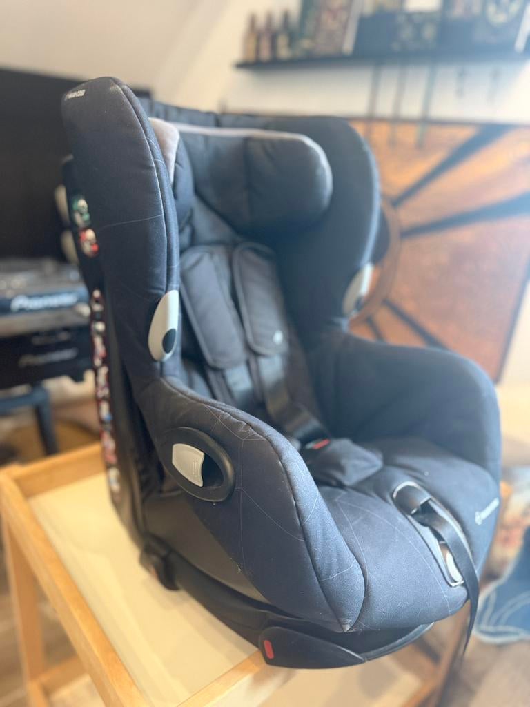 Siège auto Maxi-Cosi Axiss, rotatif à 90, comme neuf, Enfants & Bébés, Sièges auto, Maxi-Cosi, Ceinture de sécurité, Enlèvement