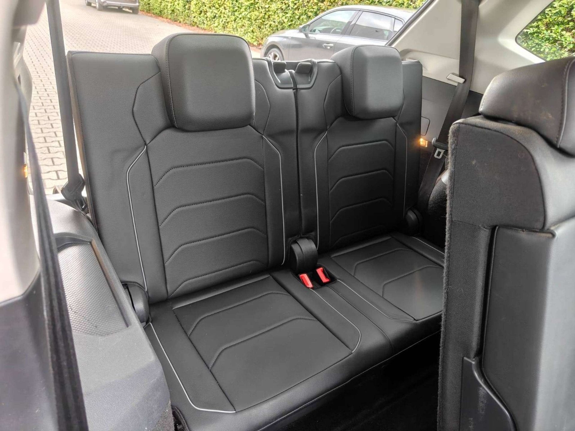 Volkswagen Tiguan Allspace 1.5 TSI R-line 7-zit /19"/Pano/Me, Automaat, Dealer onderhouden, 4 cilinders, Bedrijf