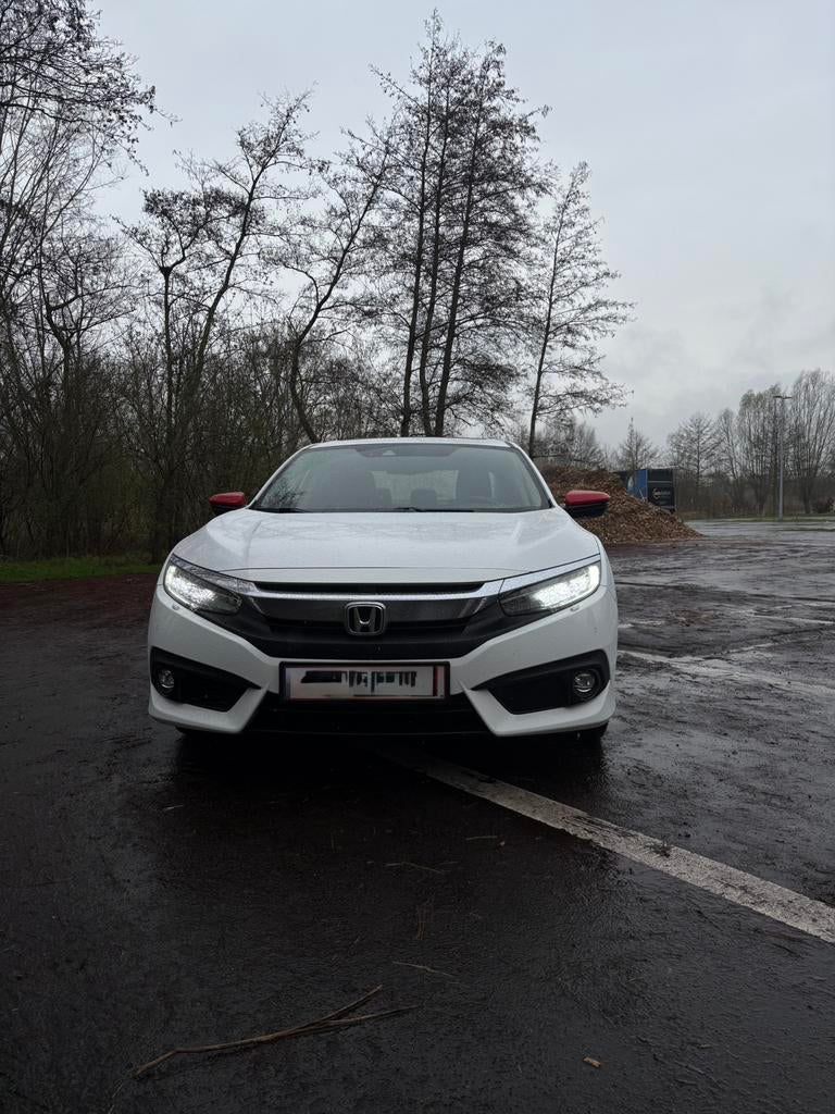 Honda civic executive 1.5 vtec turbo, Auto's, Honda, Voorwielaandrijving, Zwart, 4 cilinders, Leder