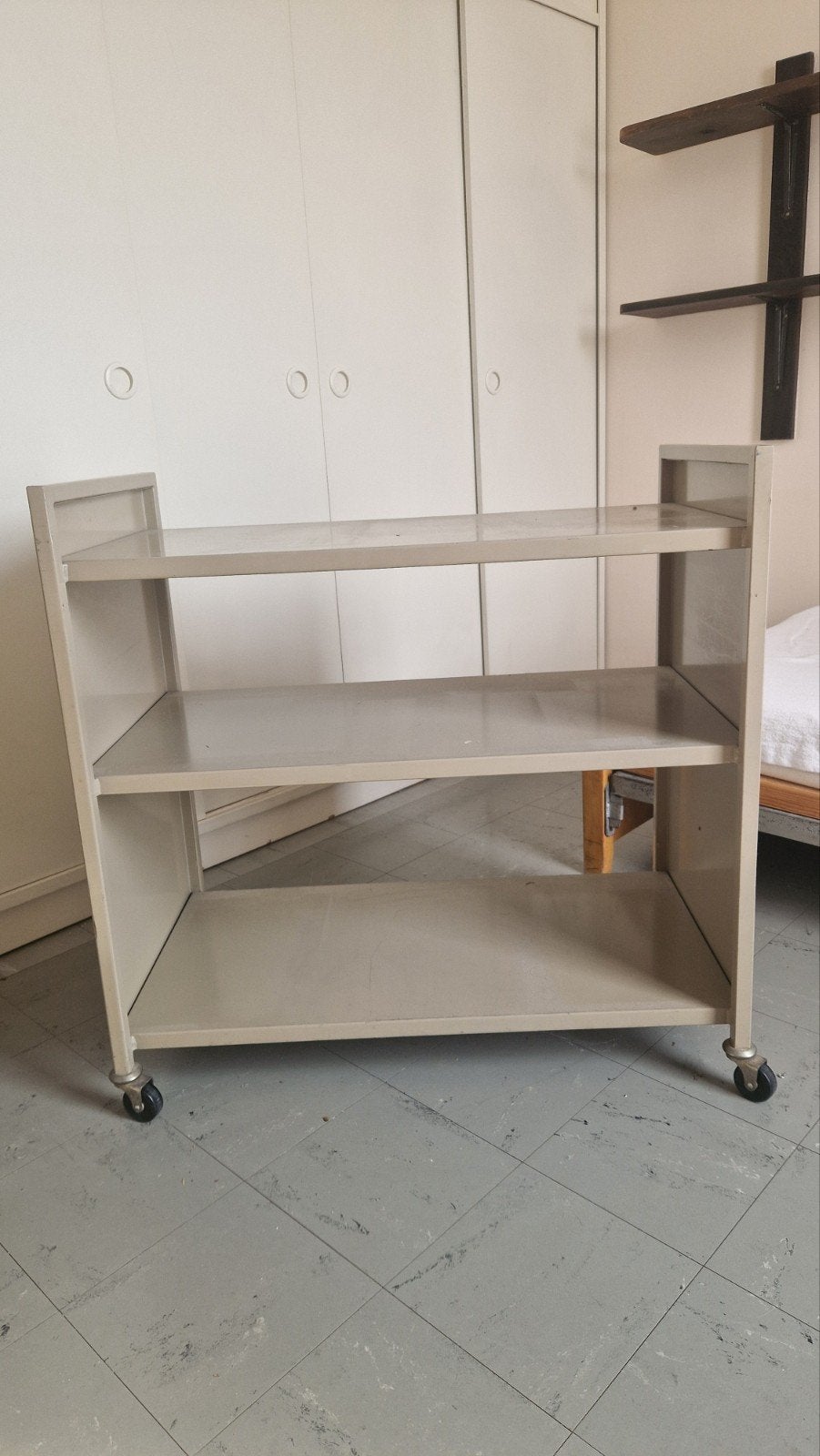 Desserte métallique roulante / Meuble de bureau vintage à ro, Enlèvement