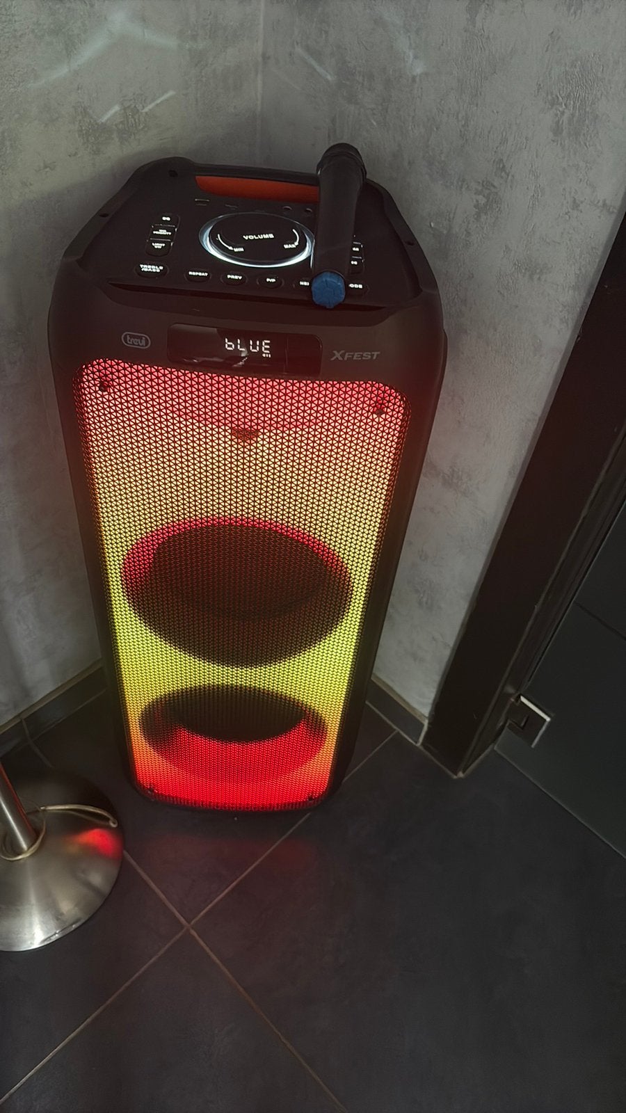 Boîte de fête Trevi X-Fest 3400 Pro. Nouvelle batterie !, Autres marques, Enceinte de fête, Comme neuf, Enlèvement