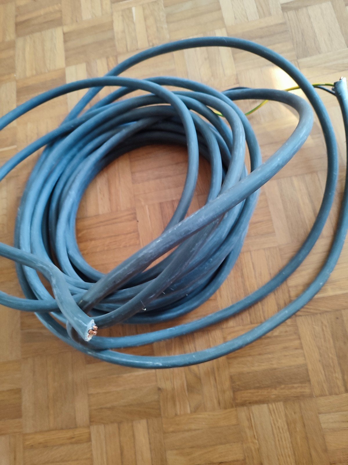 Câble électrique 4G10mm²
