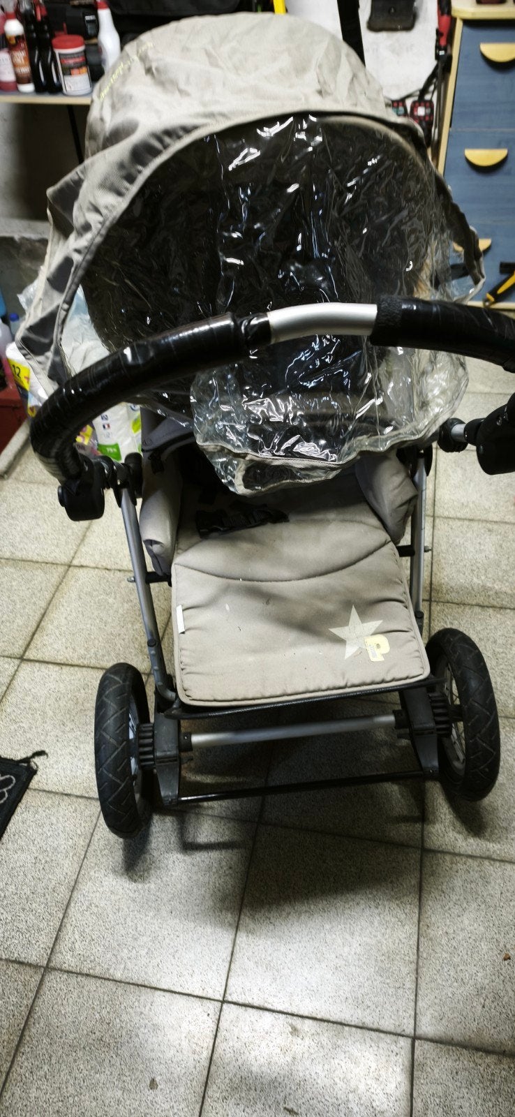 Poussette pericles évolution + nacelle et
maxi cosi
À DONNER, Enfants & Bébés, Enlèvement, Poussette