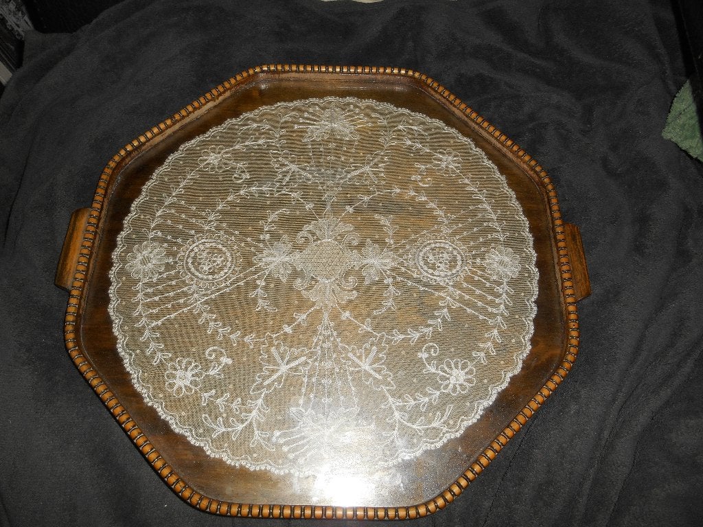 Plateau en bois octogonal +-46cm (Dentelle sous verre), Enlèvement ou Envoi, Verre, Plateau