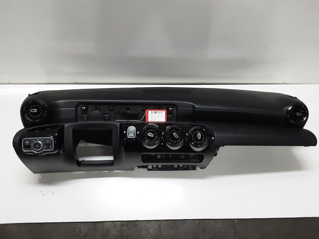 TABLEAU DE BORD Mercedes-Benz A (177.0) (01-2018/12-2026), Mercedes-Benz, Mevr. I. Hauben, Utilisé, Rue de l'Espoir 34 34
4030  GRIVEGNÉE, BE