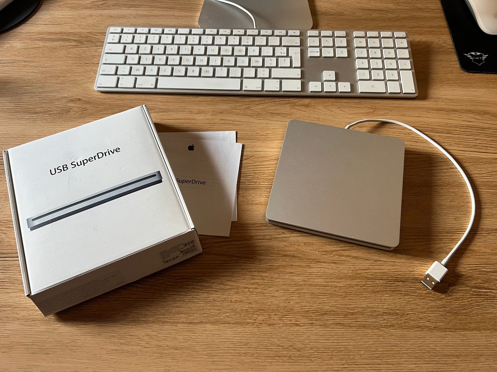 Apple USB SuperDrive, Informatique & Logiciels, Disques optiques, Enlèvement, Cd