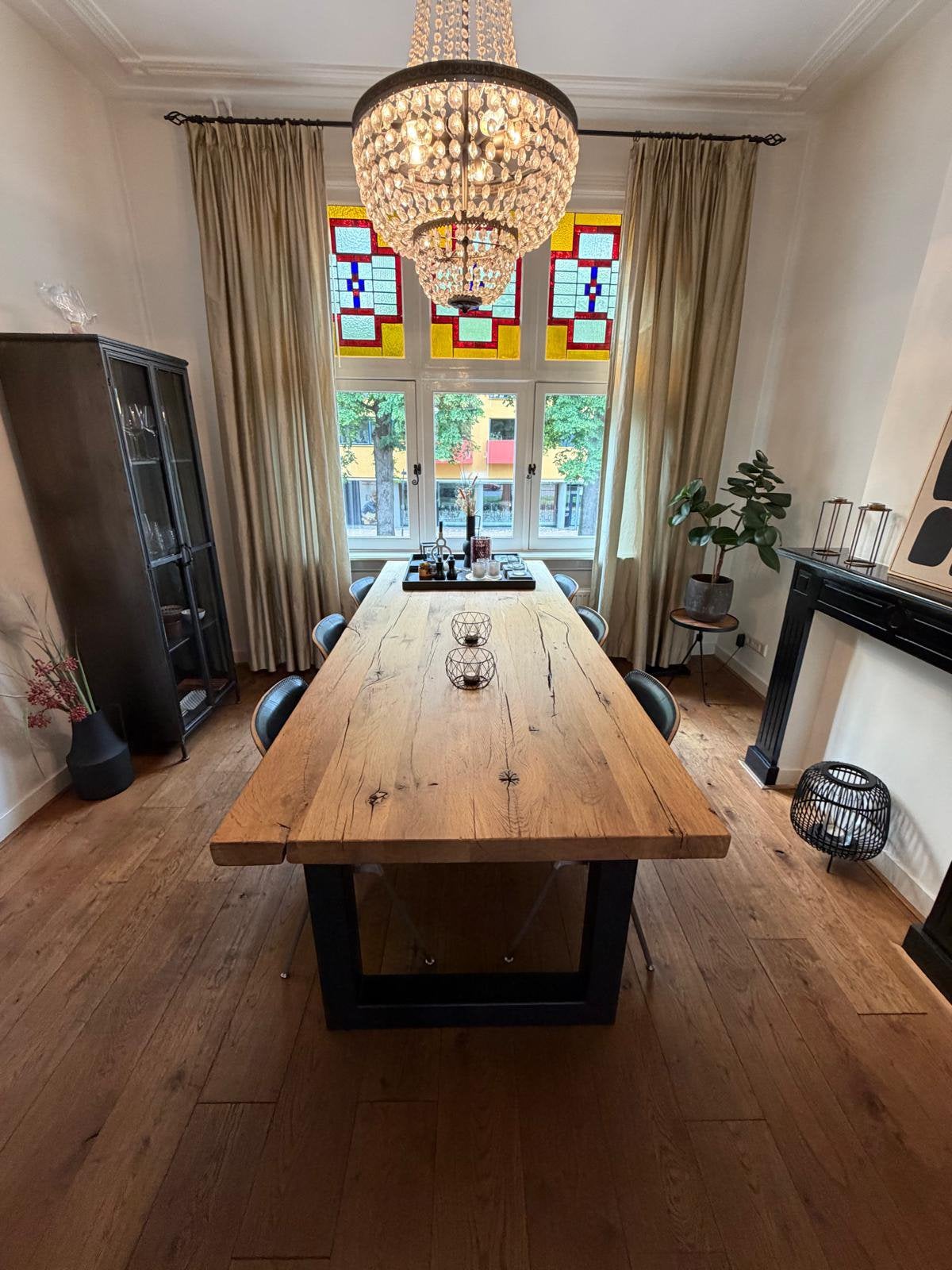 Eikenhouten eettafel met stalen onderstel, Enlèvement, Comme neuf
