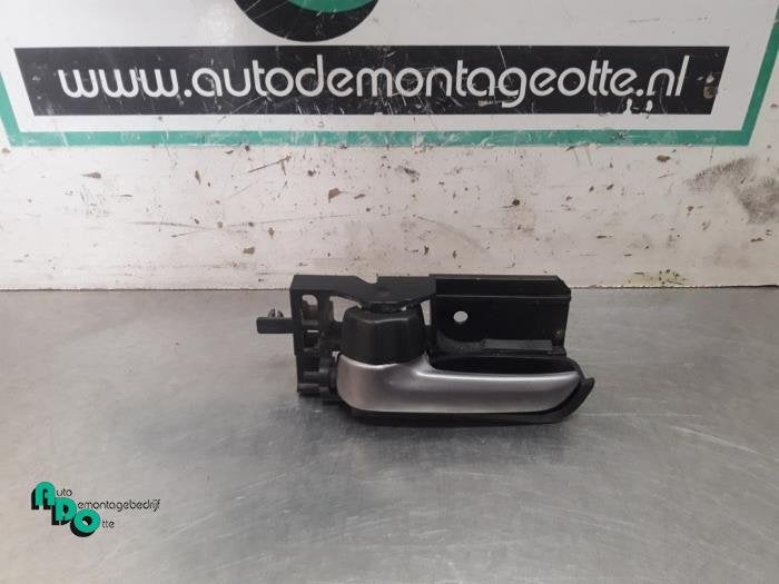 Poignée portière 4portes avant gauche d'un Suzuki SX-4 (SX, -, 3 mois de garantie, Utilisé, -