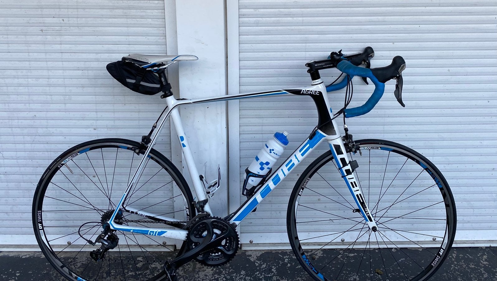 Koersfiets merk Cube frame carbon wit / blauw  izgs, Fietsen en Brommers, Ophalen, Zo goed als nieuw, Carbon