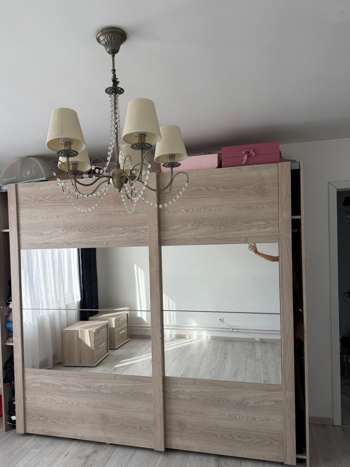 Chambre à coucher (lit, table de chevet, armoire), Enlèvement