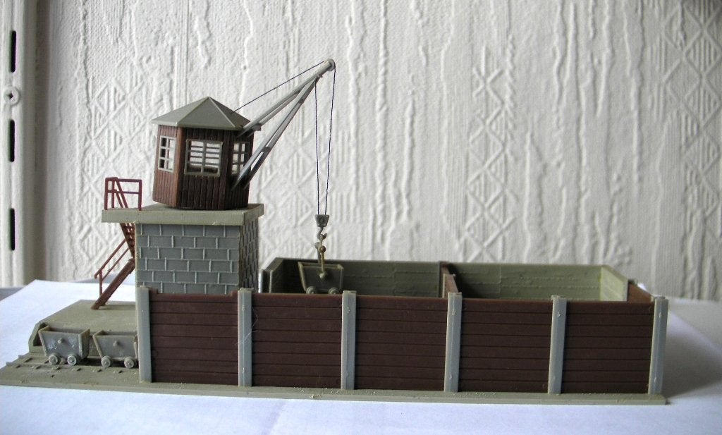 station a charbon avec petite grue de chargement mobil, Enlèvement ou Envoi, Comme neuf, Pont, Tunnel ou Bâtiment