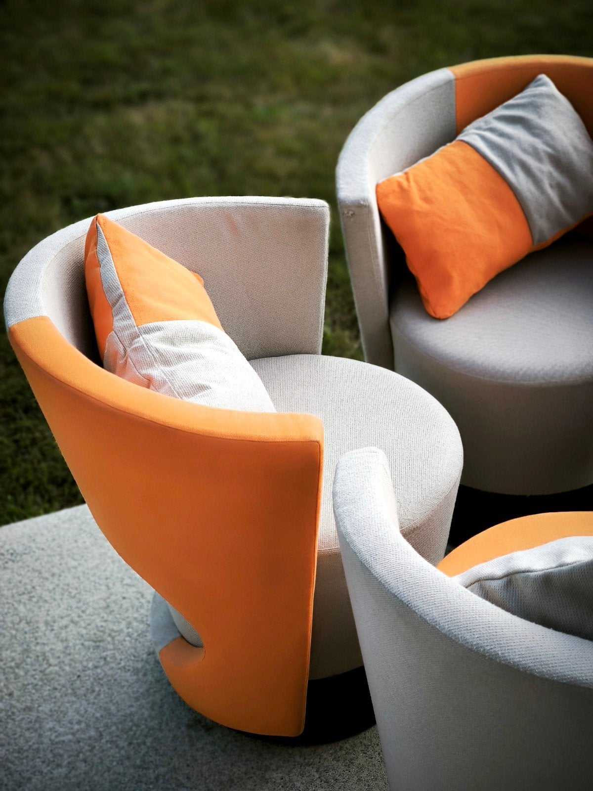4 fauteuils design pivotant beige/orange, Maison & Meubles, Enlèvement, Utilisé, Tissus, 50 à 75 cm