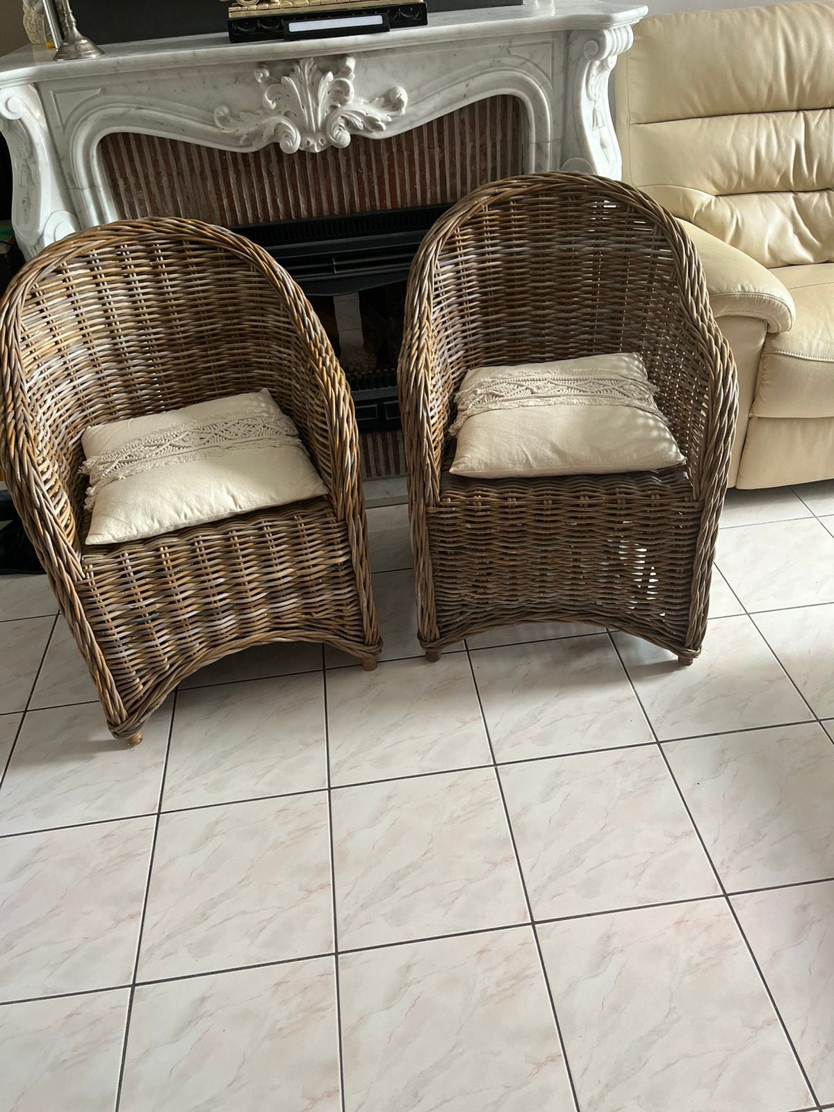 2 belles chaises en osier véritable avec coussins, Enlèvement, Comme neuf
