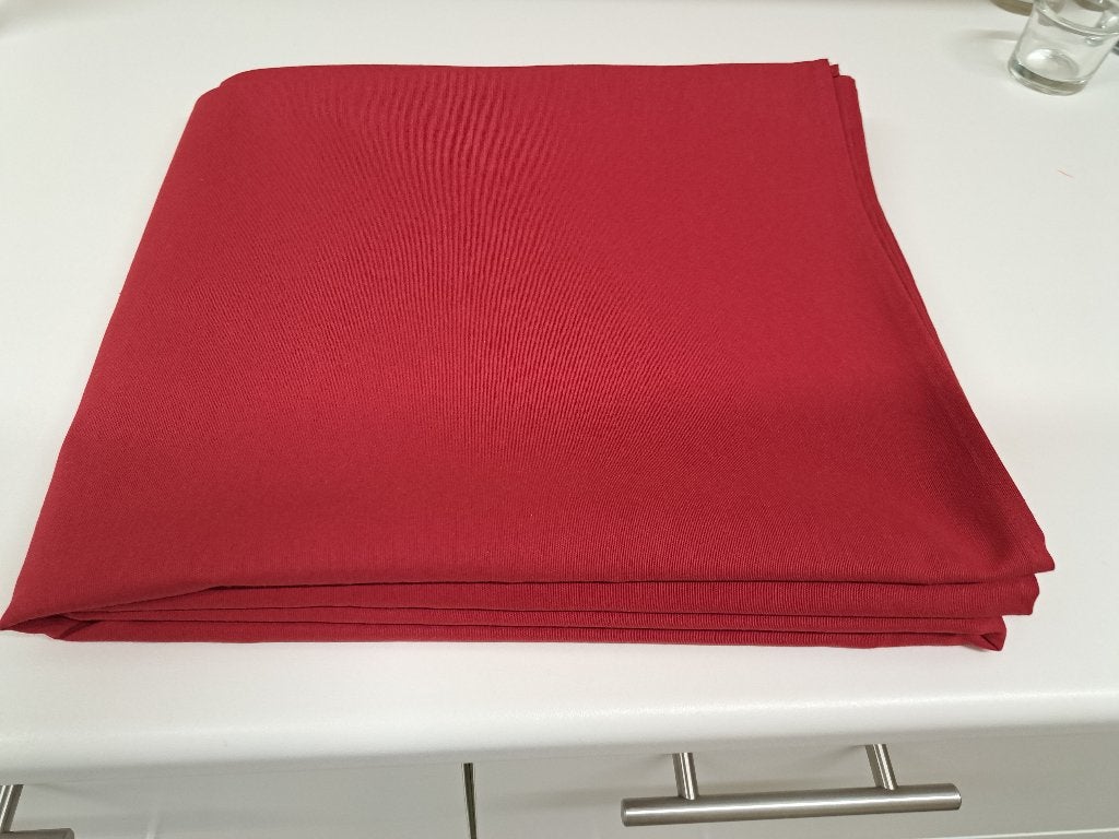 tafellaken rood 155X260 cm, merk Mistral, Huis en Inrichting, Ophalen of Verzenden, Nieuw, Overige typen, Overige materialen